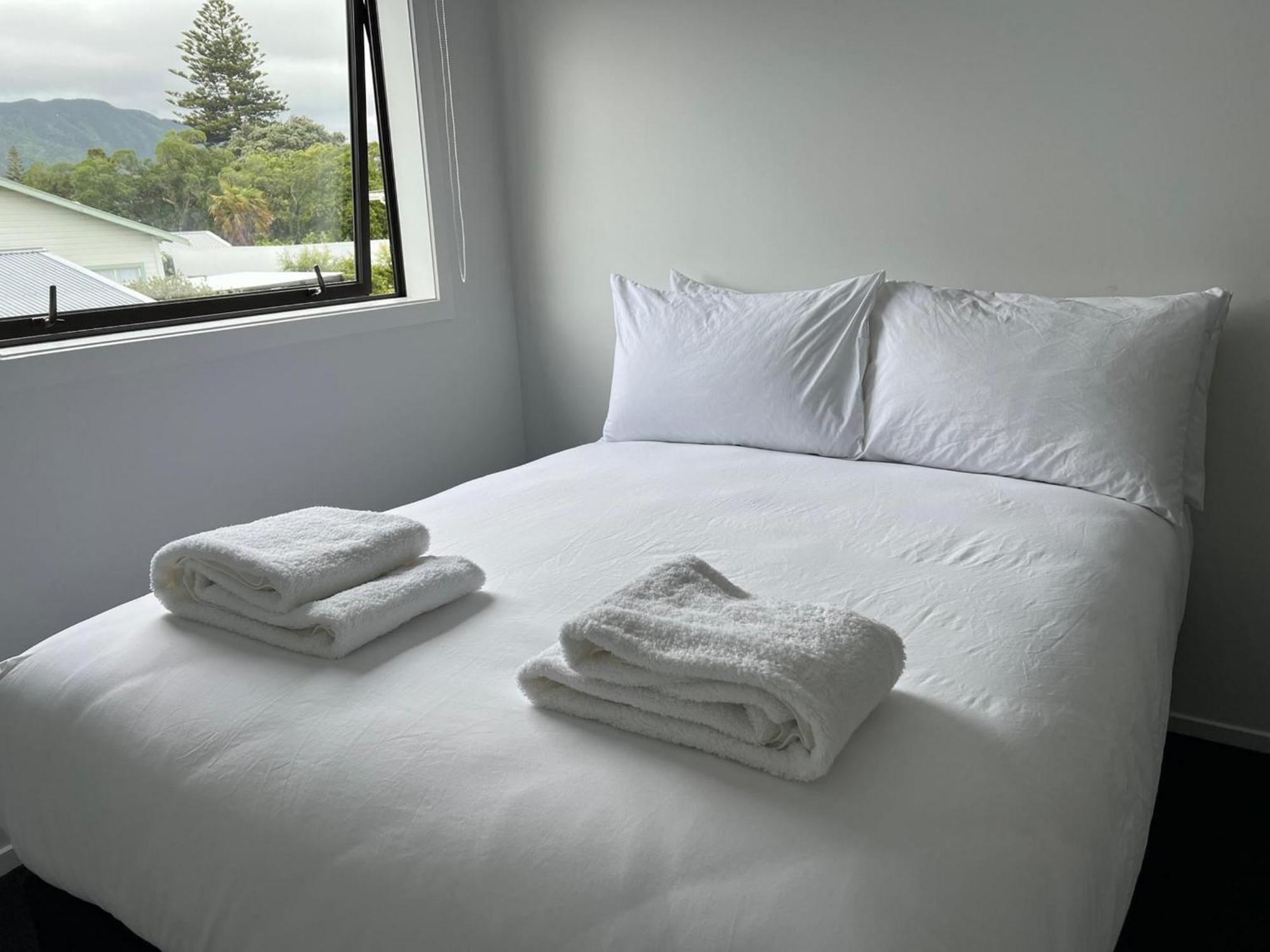 Central Modern 3-Bedroom,3- Bathroom House With Patio And Carpark- Lower Hutt City Centre Exteriér fotografie