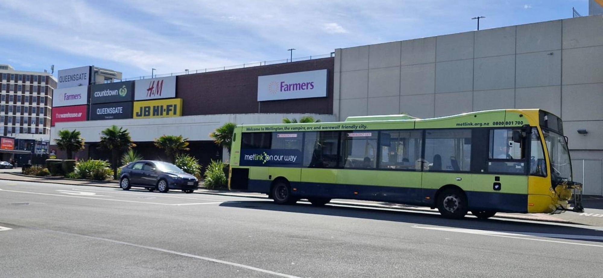 Central Modern 3-Bedroom,3- Bathroom House With Patio And Carpark- Lower Hutt City Centre Exteriér fotografie